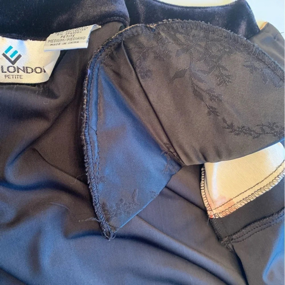 Vintage Erin London velvet, Petite size medium  black and gold - Picture 14 of 15